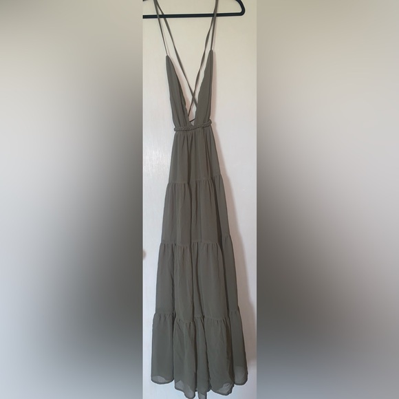Backless Tiered maxi dress - Picture 2 of 7